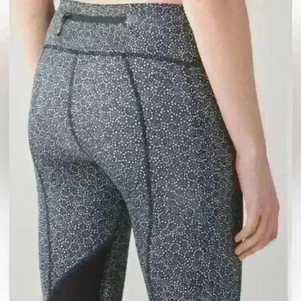 Lululemon Leggings, size 4